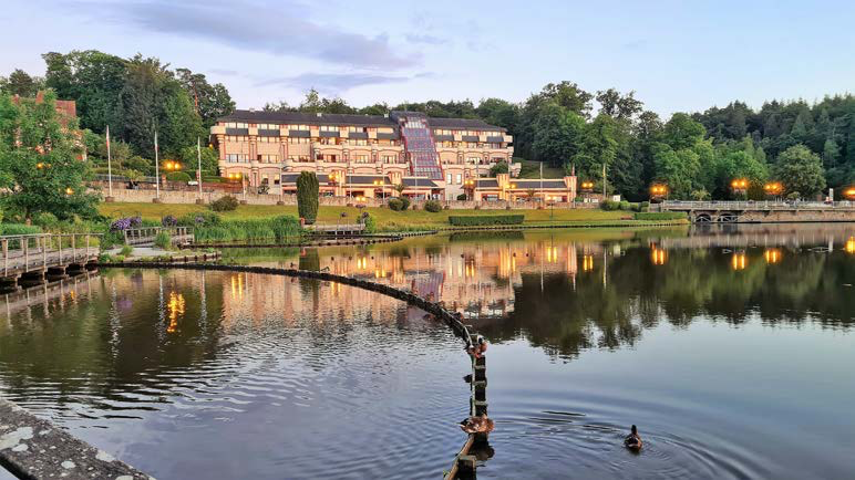 Поехать во Францию